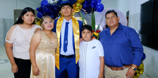 Promoción Cristian Elvis Acapa Cota